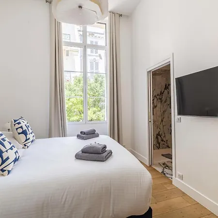 Luxury Renovated - Rue Hoche Appartement *
